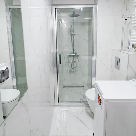 A2 - - Haven - Two Shared Bathrooms Varšava